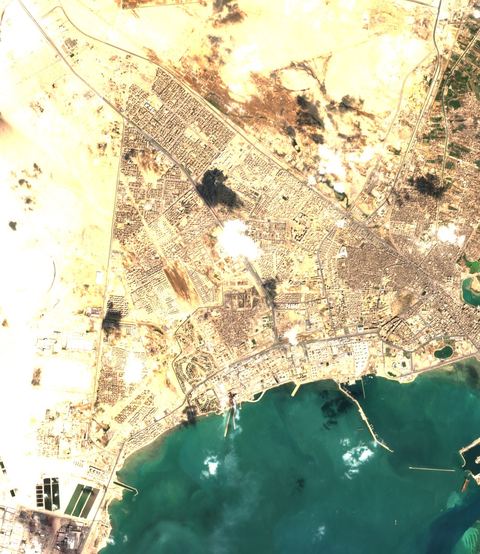 Sentinel-2 crop of Suez southern anchorage at 29.98°N 32.51°E, captured 19 Oct 2026
